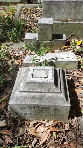 Find Samantha - Sarah Maria Knight headstone
